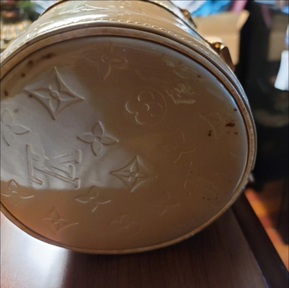 LV Vernice monogram shoulder bag 100% authentic - Picture 7 of 10